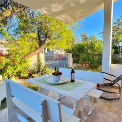 Tina's Tiny House - 10 meters from the beach