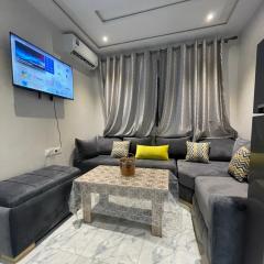 Appartement lumineux clim et balcon vue sur montagne