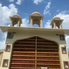 Pink Mahal Hotel & Resort