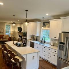 6BR Modern Farmhouse Retreat