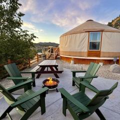 Yurt Overlook #6 with AC and Private Bath 2 Kings