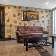 Super Townhouse Divya Palace