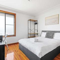 Peaceful & Central Stay in Liverpool - Private Double Room - Shared Bathroom