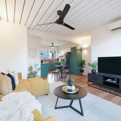 Casuarina Calm - Boutique Penthouse by the Foreshore