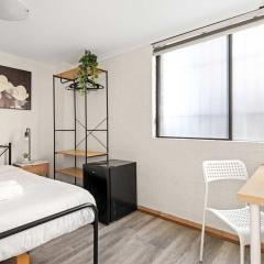 Smart Stay with Convenience - Private Single Room in Liverpool - Shared Bathroom