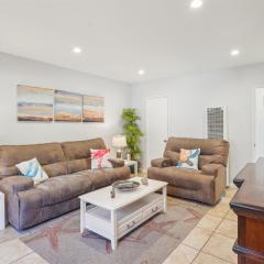 Beautiful 2 Bed Beach Condo #104