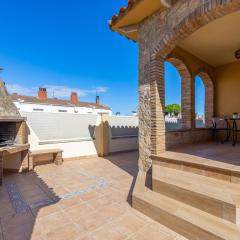 Casa familiar con terraza, BBQ, WIFI y parking a 900 m de la playa en l'Escala - ES-325-8