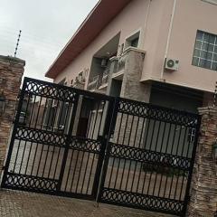EmeraldSuites Blossom Court Alalubosa GRA