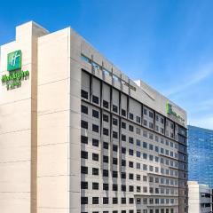 Holiday Inn & Suites Makati by IHG
