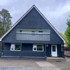 Large Newly Refurbished Lakeside Chalet With Optional Private Hot Tub