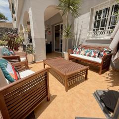 Pambnb - Bright Family Flat with Pools & Large Outdoor Space