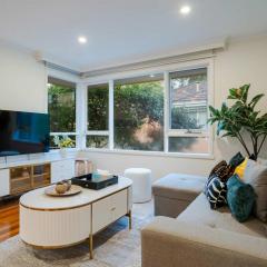 Bright 2B Coastal Getaway Steps From Beach