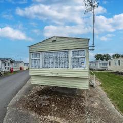 Great 8 Berth Caravan At Seawick Holiday Park, Clacton-On-Sea Ref 27053R