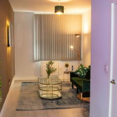 Luxury 1BR Flat Near Heathrow