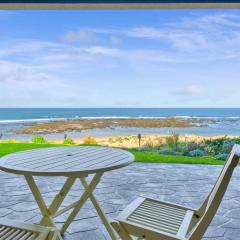 Beachfront Bliss for Two l Nova Escapes