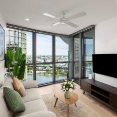 Luxury 1BR in Queens Wharf