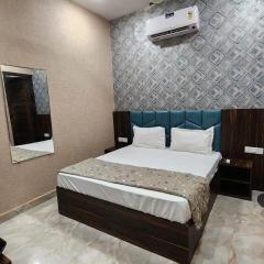AR Home stay Hotel -300 meters From Golden Temple