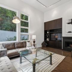 Stunning Belle Meade Mansion with Luxury Amenities and Hot Tub, Great Summer Rates