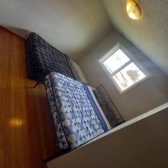 Stay in Waterloo-Kitchener-Downtown-FREE WIFI & PARKING