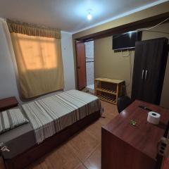 Habitación individual con baño privado en Talara centro