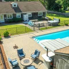 Sleeps 14 Home w Pool Great for Families