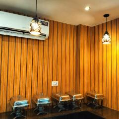 P S Grand By Iconic Near Delhi Aerocity