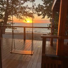 Coastal Oceanfront Hideaway w 3BR & Private Deck