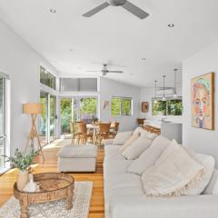 Luxurious 5-Bed Home by Avoca Beach