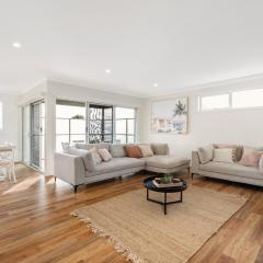 Stylish 3-Bed Beachside Home with Parking & BBQ