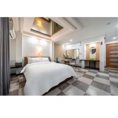 Hotel The Fine