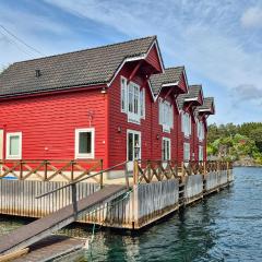Cozy Home In Lepsøy With House Sea View