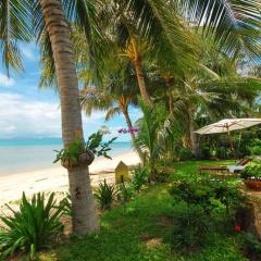Beachfront Oasis with Private Pool and Jacuzzi on Samuis Bang Por Beach