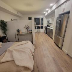 Stylish Studio with Parking, Near the Zoo, Airport, Downtown, Balboa Park