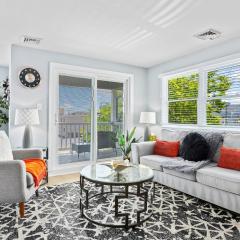 2BR Beach Escape - Walk to Boardwalk - Parking