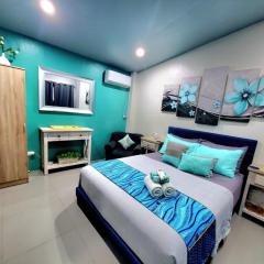 Hidden Palms Inn Deluxe Room