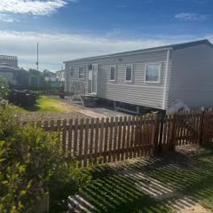166 unity beach central location sleeps 8 pet friendly caravan
