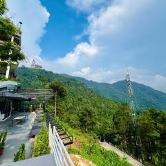 An House, Farm & Trekking