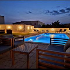 LUCY Apartments with heated saltwater pool and free private parking