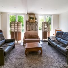 Holiday Home in Treignes for 9 Person, cleaning included