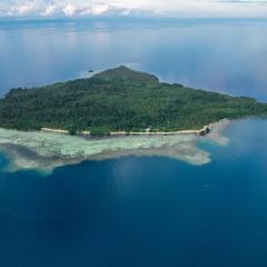 Reconnect - Private Island Resort & Dive Center Togean - Buka Buka Island