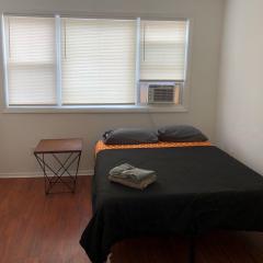 Large and private apartment in convenient area sleeps up to 5 people comfortably