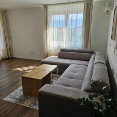 Urban Bulevar-Sarajevo Apartment - 2BR and Garage