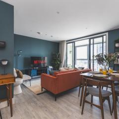 Stunning Premium 2 Bed Flat with Great Views - Rooftop on Top Floor