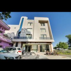 Divya Hotel & Restaurant