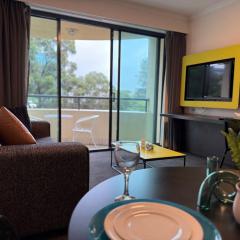 Stylish City Stay in Parramatta Pool , Parking