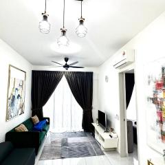 Sky Trees Bukit Indah AEON 2BED 5pax netflix Aircond