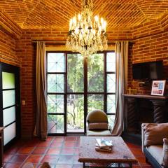 Enjoy AC in the Queen's Suite at Inn Ajijic