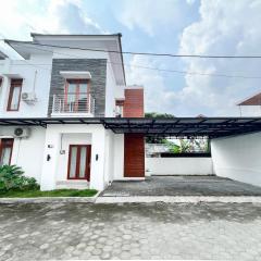 Grand Kalasan Homestay Jogja