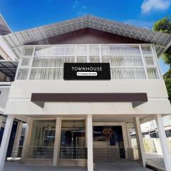 Super Townhouse Deshabhimani Road Kaloor Kochi