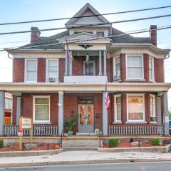 1 Mi to Dtwn Cumberland Historic Apt with Patio!
